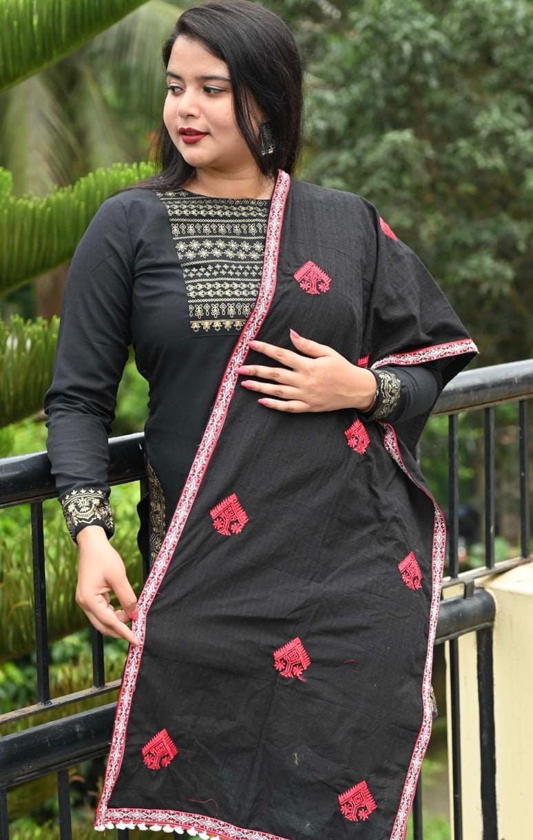 COTTON STOLE WITH TRADITIONAL MOTIF OF ASSAM